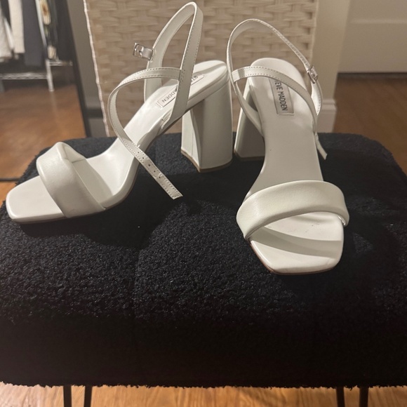 Steve Madden The MESSA Heels - Picture 1 of 4